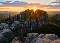 Park Narodowy Saskiej Szwajcarii, Skały, Schrammsteine, Góry Połabskie, Niemcy, Zachód słońca