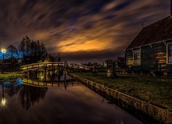 Skansen Zaanse Schans nocą