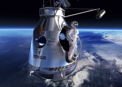 Skoczek Felix Baumgartner przygotowuje się do skoku z kapsuły