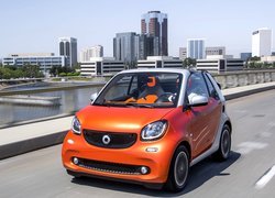 Smart Fortwo Cabrio, 2017, Ulica, Wieżowce