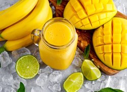 Smoothie z bananów i mango