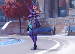 Sombra z bronią w grze Overwatch 2