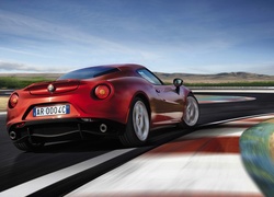 Czerwony, Alfa Romeo 4C, 2014