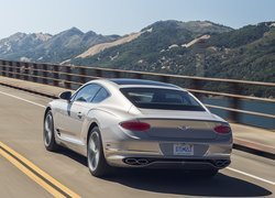 Srebrny Bentley Continental GT V8 Coupe