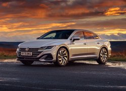 Srebrny, Volkswagen Arteon, 2021