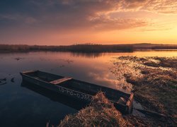 Zachód słońca, Rzeka, Łódka, Szuwary