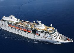 Statek wycieczkowy MS Empress of the Seas na morzu