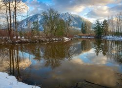 Drzewa, Staw, Dolina, Snoqualmie Valley, Góra, Mount Si, Chmury, Stan Waszyngton, Stany Zjednoczone