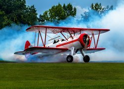 Samolot, Stearman PT-17 Kaydet, Start, Dym, Drzewa