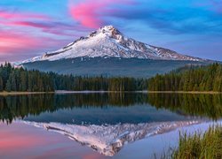 Stratowulkan Mount Hood i jezioro Trillium