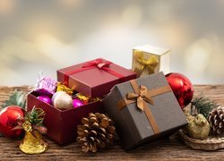 Świąteczne dekoracje i prezenty