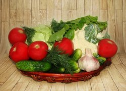 Świeże warzywa w koszyku