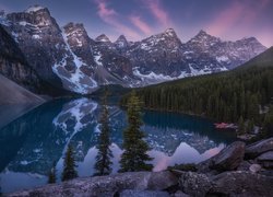 Kanada, Prowincja Alberta, Park Narodowy Banff, Góry, Jezioro Moraine, Wschód słońca