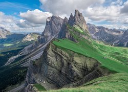Góry Alpy, Dolomity, Masyw Odle, Łąki, Rezerwat przyrody Puez-Geisler, Prowincja Bolzano, Włochy
