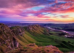 Nowa Zelandia, Region Hawkes Bay, Rzeka Tukituki River, Góry Te Mata Peak,  Wzgórza, Góry, Wschód słońca