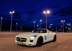 Mercedes-Benz SLS AMG Roadster, 2011, Latarnie, Wieczór