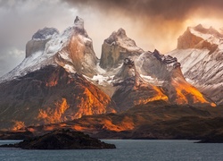 Chile, Patagonia, Torres del Paine, Góry, Jezioro Pehoé, Park Narodowy Torres del Paine