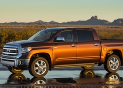 Toyota Tundra 1794 Edition z 2014 roku