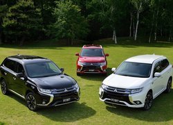 Trzy Mitsubishi Outlander PHEV 2016