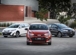 Trzy samochody Toyota Yaris rocznik 2018