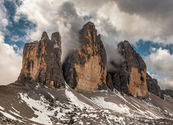 Włochy, Tre Cime di Lavaredo, Dolomity, Trzy, Szczyty, Cima Ovest, Cima Grande, Cima Piccola, Chmury, Śnieg