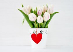 Tulipany w doniczce z serduszkiem
