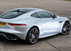 Tył Jaguara F-Type