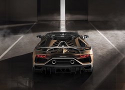 Tył Lamborghini Aventador SVJ
