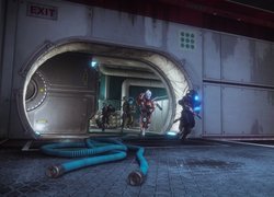 Uciekające postacie z hali w grze Destiny 2