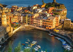 Vernazza w blasku słońca