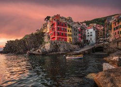 Vernazza w blasku zachodzącego słońca
