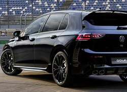 Volkswagen Golf, R