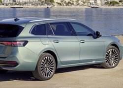 Volkswagen Passat Variant bok i tył