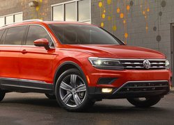 Czerwony, Volkswagen Tiguan, Przód, Bok