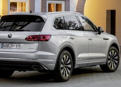 Volkswagen Touareg tyłem