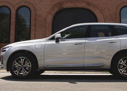 Volvo XC60 Recharge bok