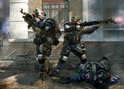 Walczący żołnierze z gry Warface