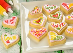 Walentynkowe ciasteczka w kształcie serduszek