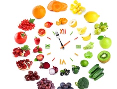 Warzywa i owoce ułożone w zegar
