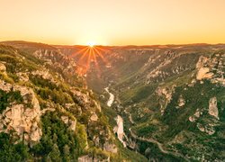 Wąwóz, Gorges du Tarn, Rzeka Tarn, Skały, Lasy, Promienie słońca, Francja