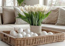 Białe, Tulipany, Wazon, Koszyczek, Kulki, Kompozycja