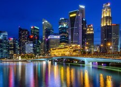 Widok na Central Business District od strony promenady Esplanade w Singapurze