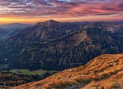 Zachód słońca, Góry, Alpy, Góra Bruderkogel, Doliny, Las, Trawa, Austria