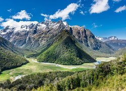 Widok na góry Humboldta ze szlaku turystycznego Routeburn Track