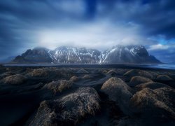 Widok na islandzką górę Vestrahorn