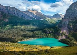 Park Narodowy Glacier, Jezioro, Grinnell Lake, Góry, Drzewa, Lasy, Chmury, Montana, Stany Zjednoczone