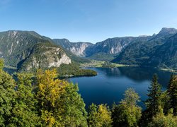 Widok na jezioro Hallstattersee