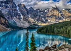 Kanada, Prowincja Alberta, Park Narodowy Banff, Jezioro Moraine, Góry, Drzewa