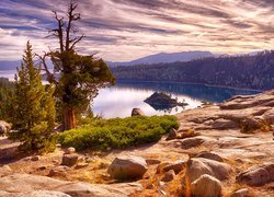 Góry, Jezioro, Lake Tahoe, Wyspa Fannette, Park Emerald Bay, Lasy, Drzewa, Kalifornia, Stany Zjednoczone