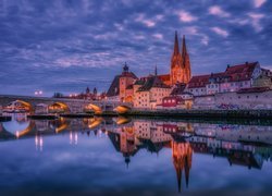 Regensburg, Miasto Ratyzbona, Rzeka Dunaj, Katedra Św. Piotra, Most, Kościół, Bawaria, Niemcy
